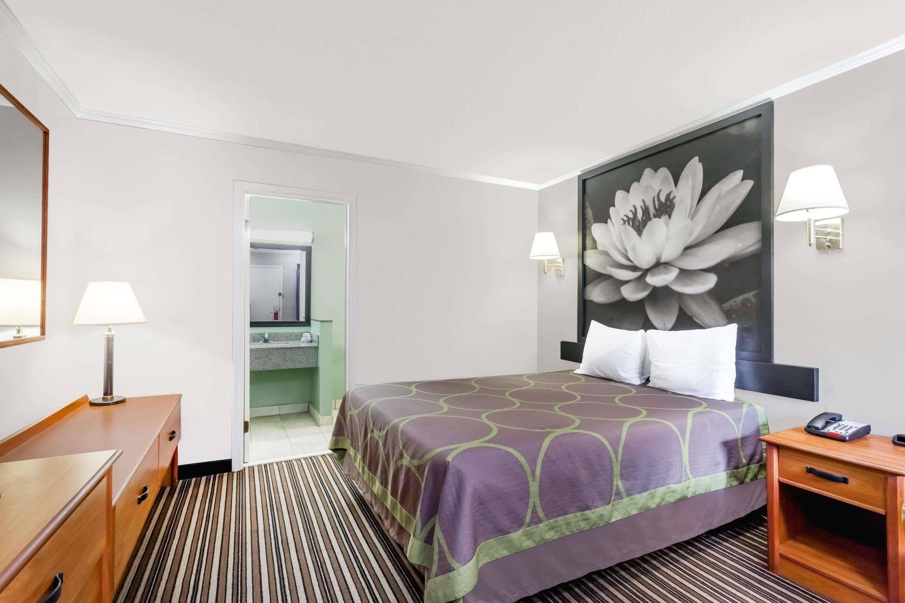 Hotel Super 8 By Wyndham Harrington Esterno foto